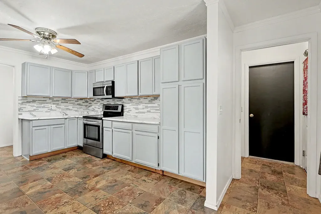 1354 N Westview Drive Derby KS 67037