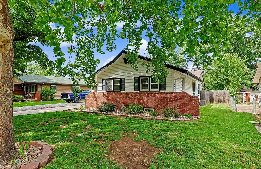 1354 N Westview Drive Derby KS 67037