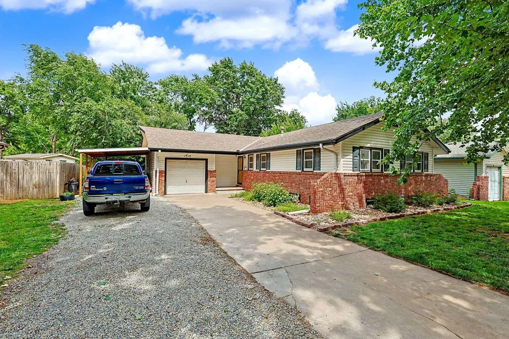 1354 N Westview Drive Derby KS 67037