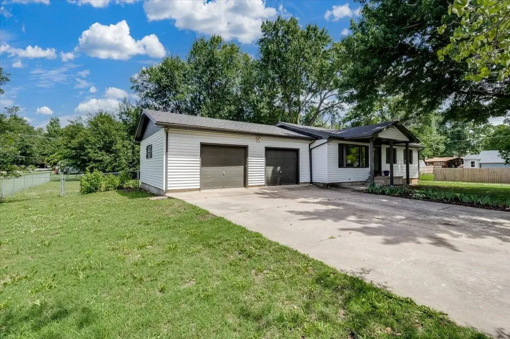 1800 Ritchie Winfield KS 67156