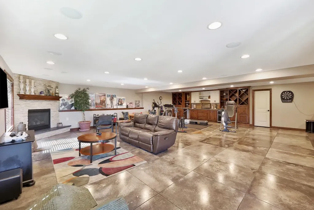 2202 N Foxfire Court Augusta KS 67010