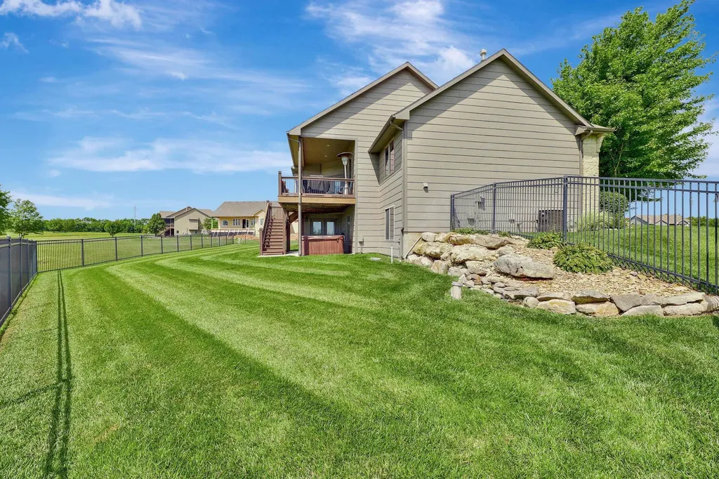 2202 N Foxfire Court Augusta KS 67010