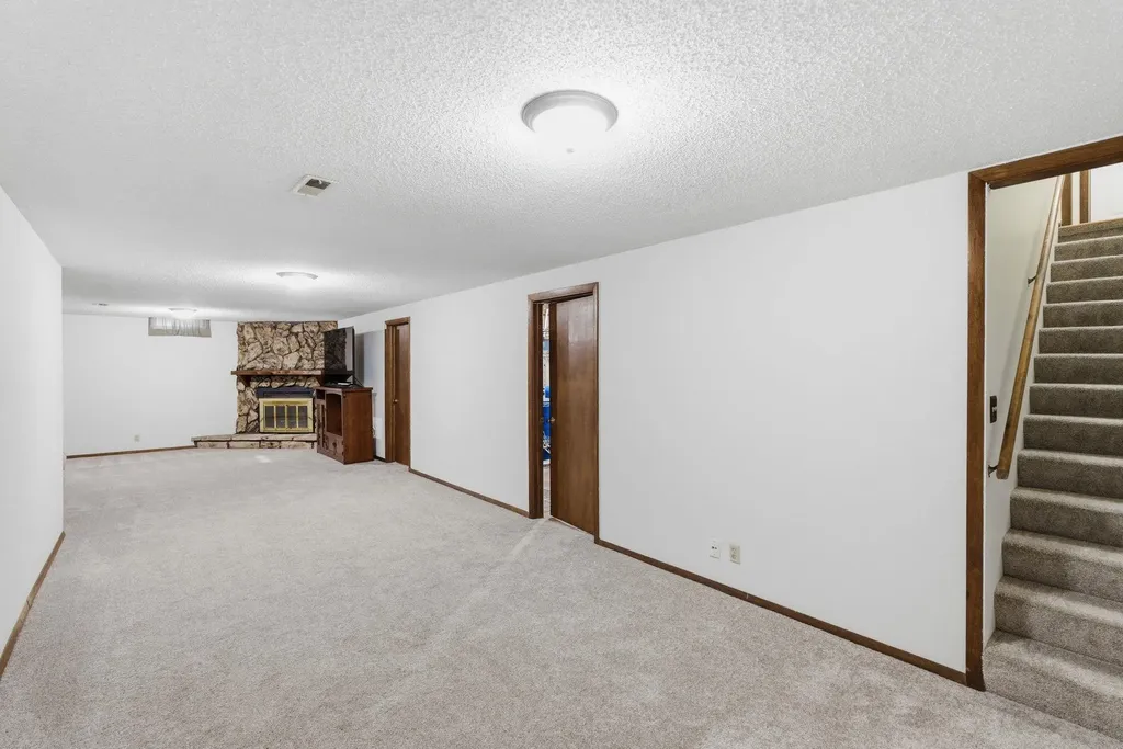 7119 S Ida Avenue Haysville KS 67060
