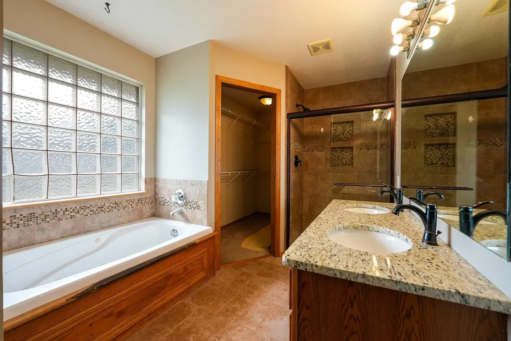 309 N Oakmont Court Andover KS 67002