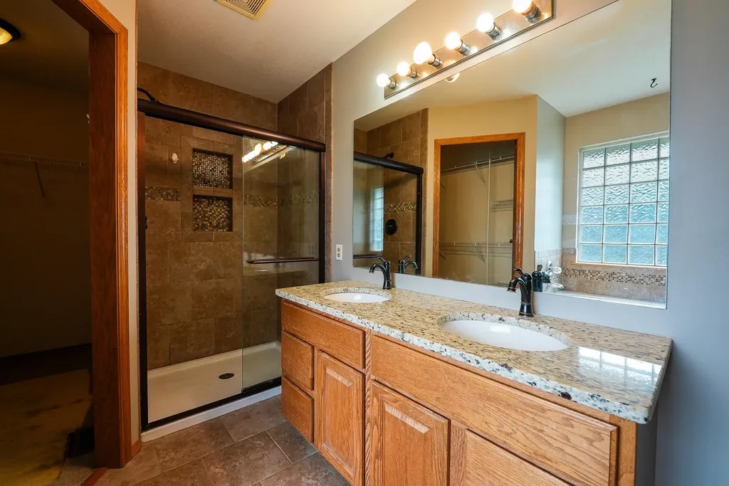309 N Oakmont Court Andover KS 67002