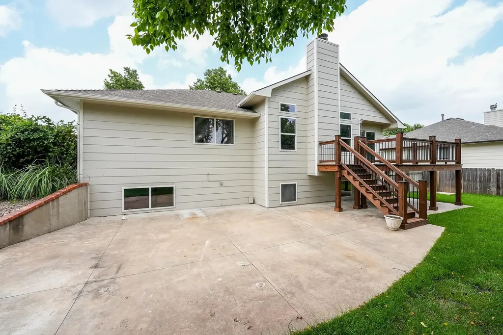 309 N Oakmont Court Andover KS 67002