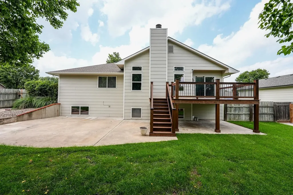 309 N Oakmont Court Andover KS 67002