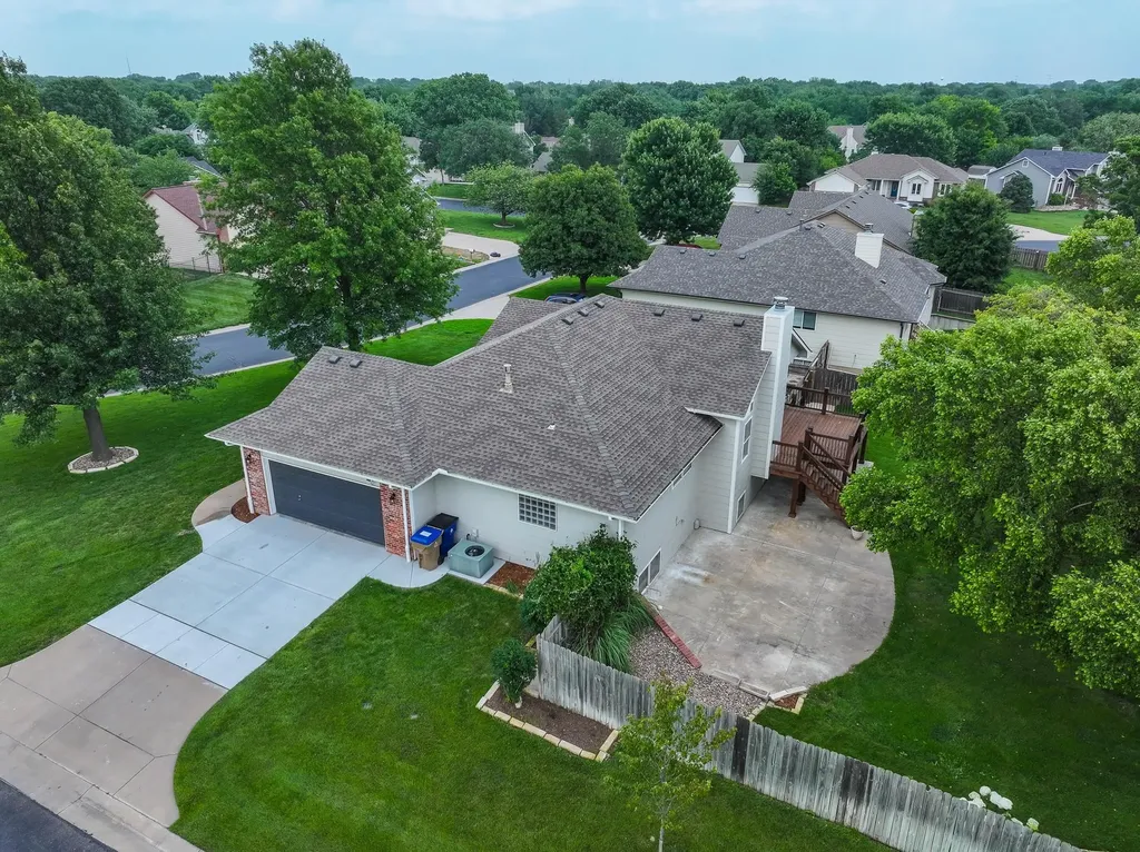 309 N Oakmont Court Andover KS 67002