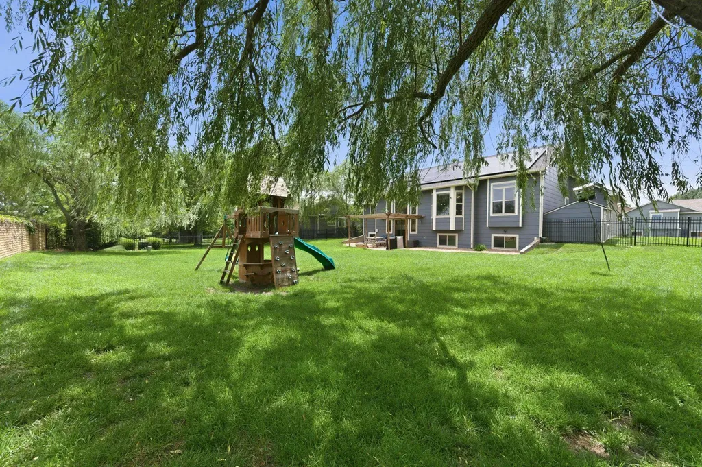 2216 N Newberry Street Derby KS 67037