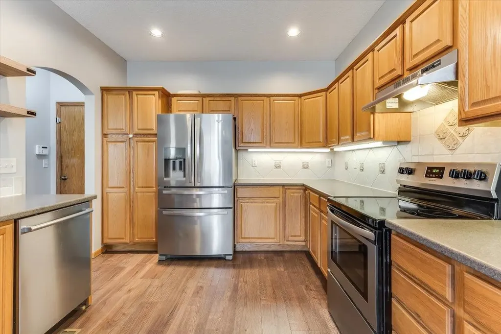 2206 E Myrtlewood Derby KS 67037