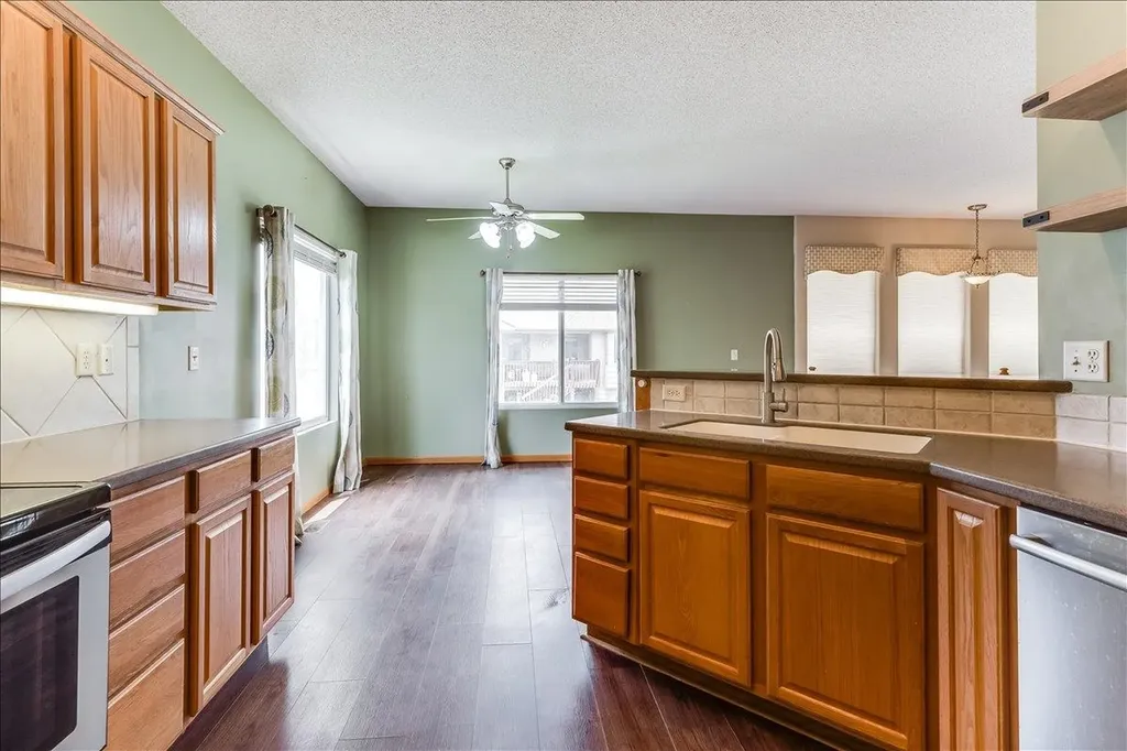 2206 E Myrtlewood Derby KS 67037