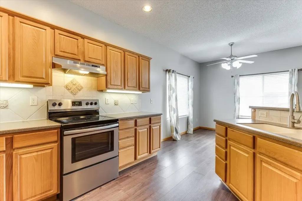2206 E Myrtlewood Derby KS 67037