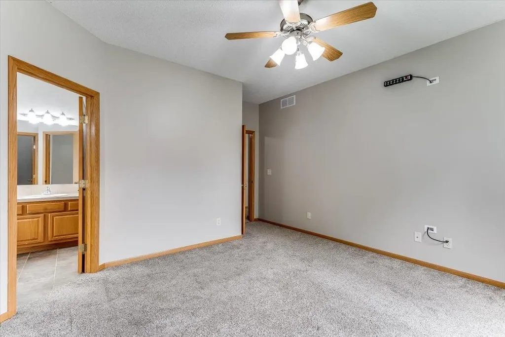2206 E Myrtlewood Derby KS 67037