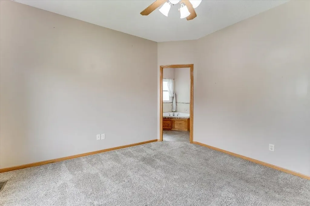 2206 E Myrtlewood Derby KS 67037