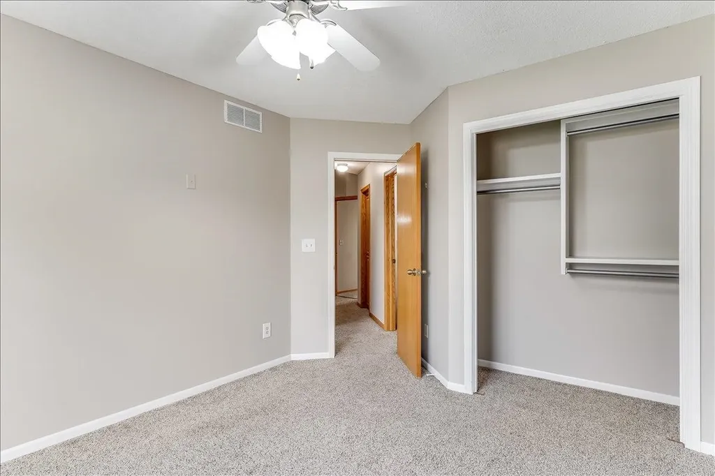 2206 E Myrtlewood Derby KS 67037