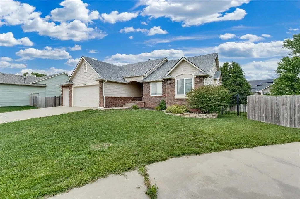 2206 E Myrtlewood Derby KS 67037