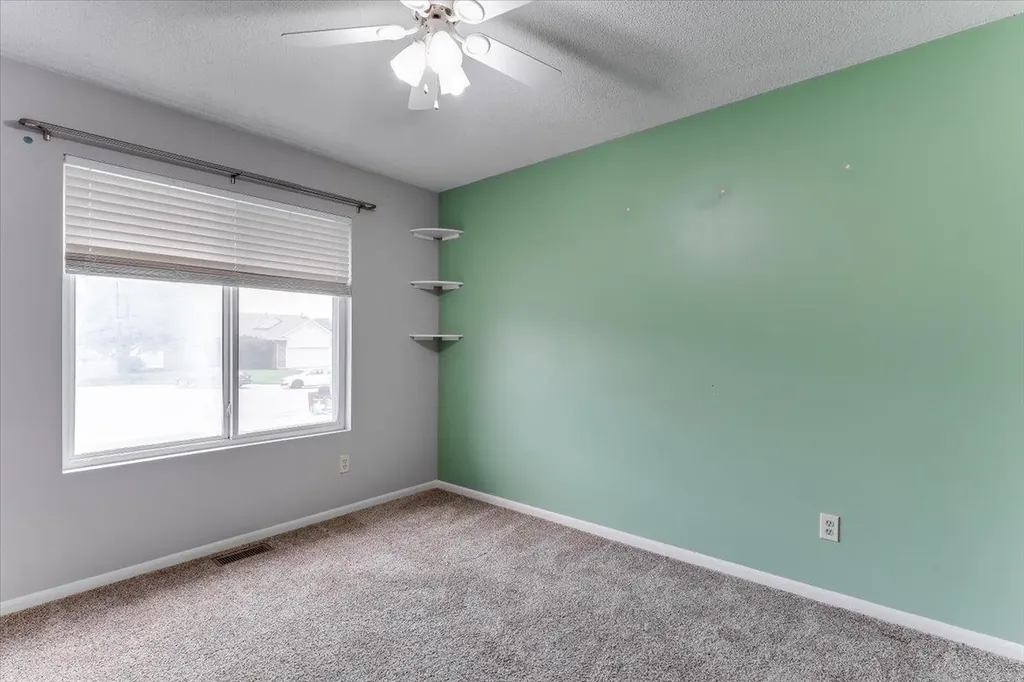 2206 E Myrtlewood Derby KS 67037