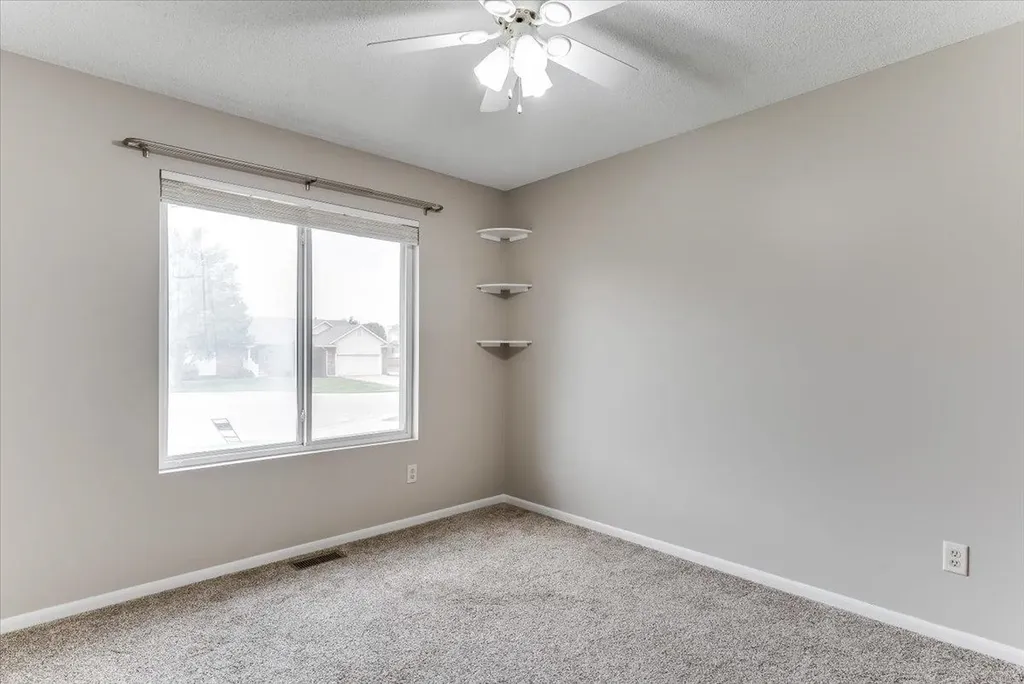 2206 E Myrtlewood Derby KS 67037