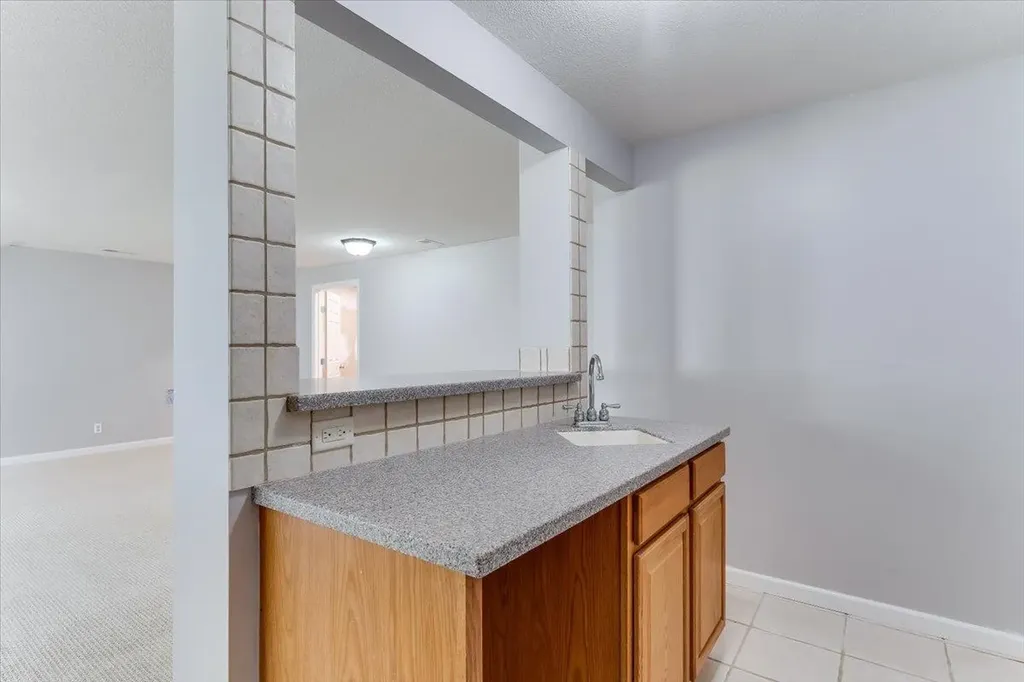 2206 E Myrtlewood Derby KS 67037