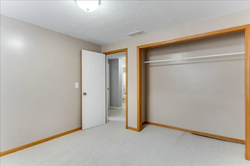 2206 E Myrtlewood Derby KS 67037