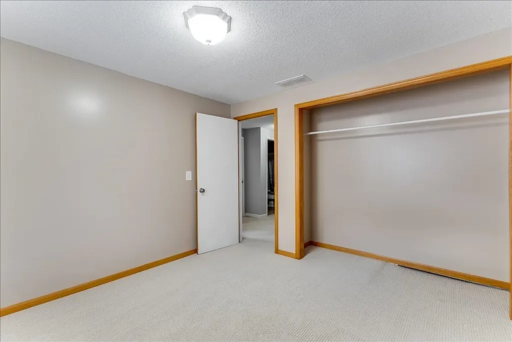 2206 E Myrtlewood Derby KS 67037