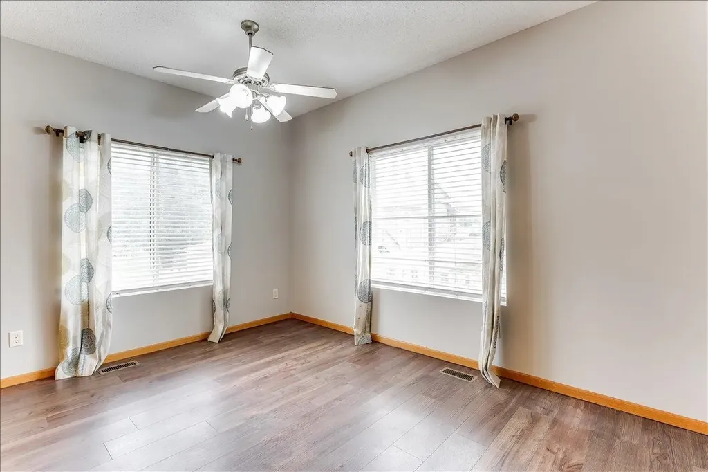 2206 E Myrtlewood Derby KS 67037