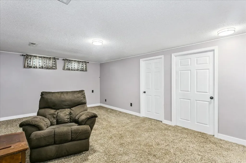 1113 E Springdale Derby KS 67037