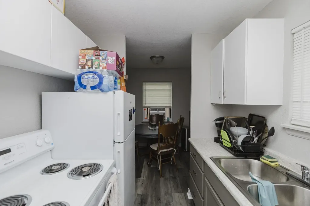 604-610 S Hunter Wichita KS 67207