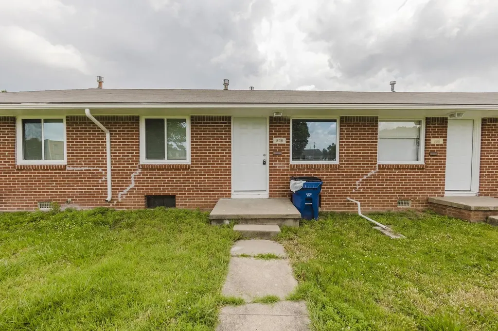 604-610 S Hunter Wichita KS 67207