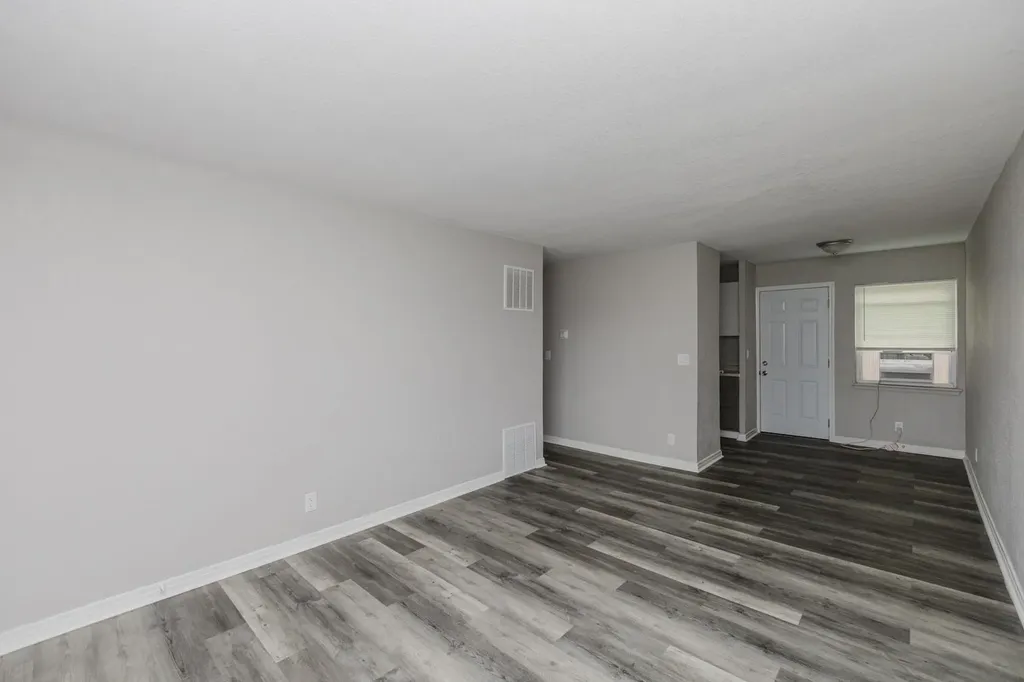 604-610 S Hunter Wichita KS 67207