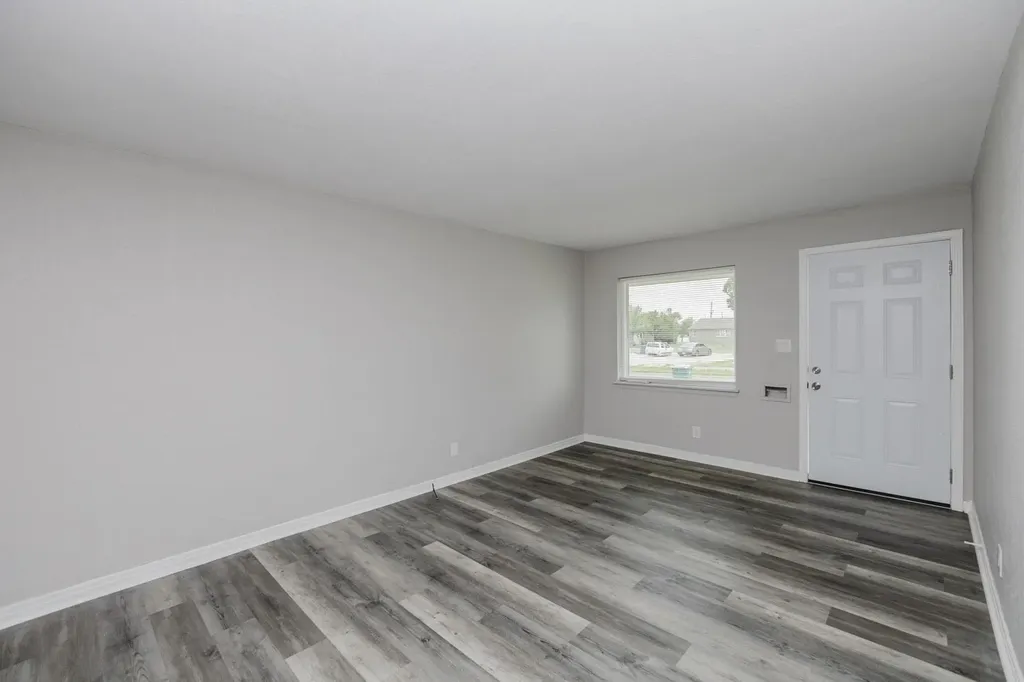 604-610 S Hunter Wichita KS 67207