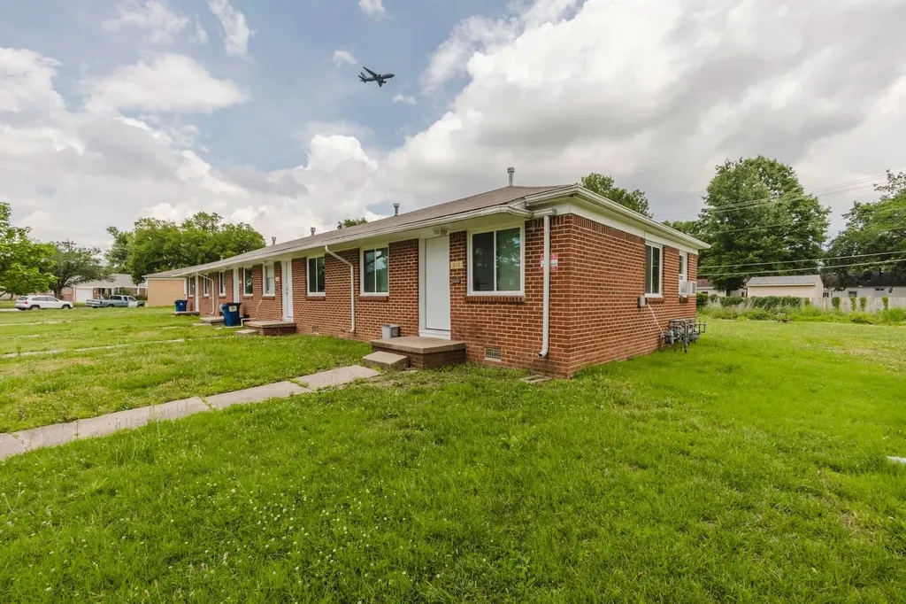 604-610 S Hunter Wichita KS 67207