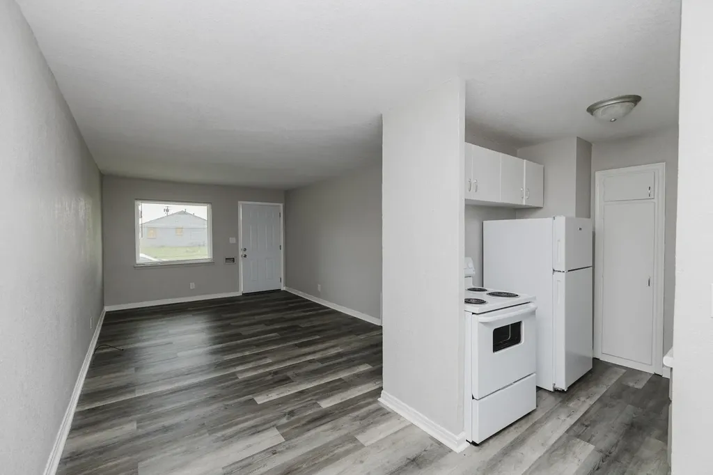 604-610 S Hunter Wichita KS 67207