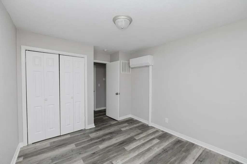 604-610 S Hunter Wichita KS 67207