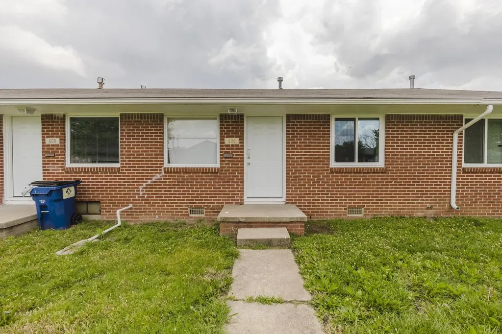 604-610 S Hunter Wichita KS 67207