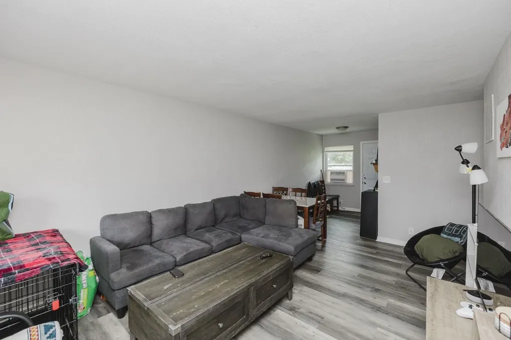 604-610 S Hunter Wichita KS 67207