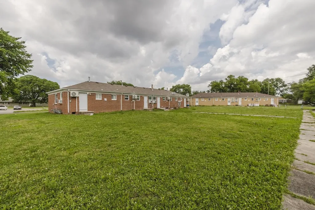 604-610 S Hunter Wichita KS 67207