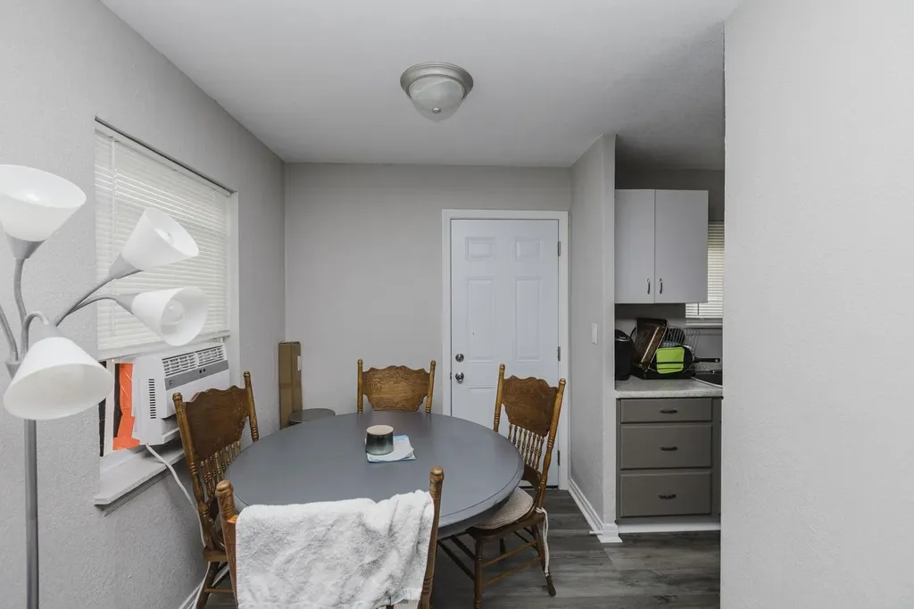 604-610 S Hunter Wichita KS 67207