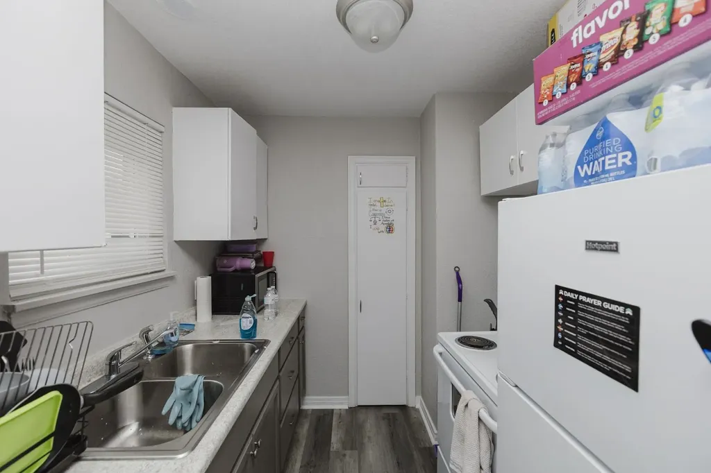 604-610 S Hunter Wichita KS 67207