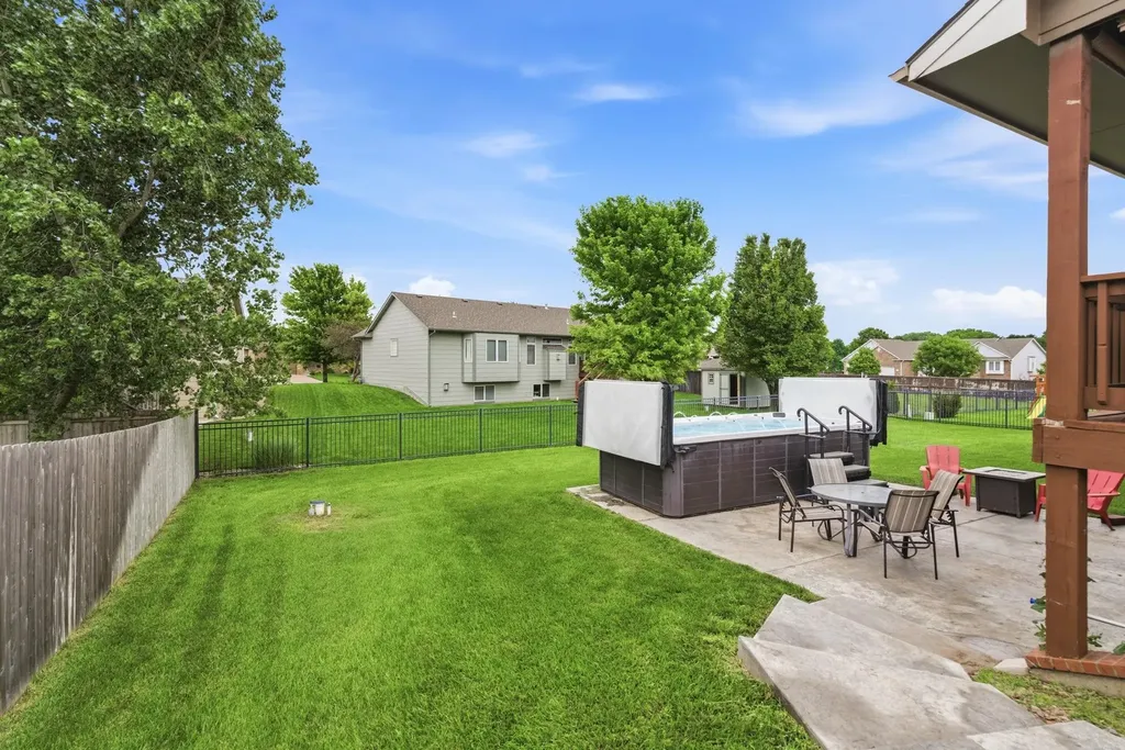1285 N Forestview Court Wichita KS 67235