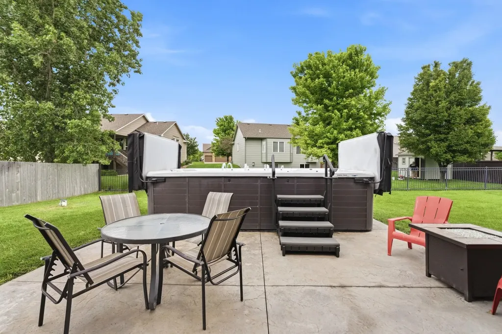 1285 N Forestview Court Wichita KS 67235