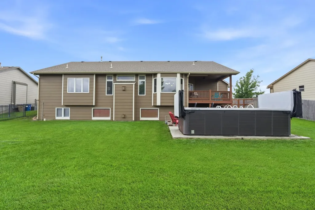 1285 N Forestview Court Wichita KS 67235