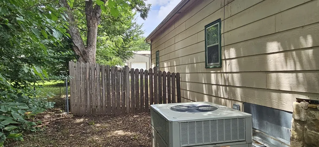1525 N 7th Street Arkansas City KS 67005