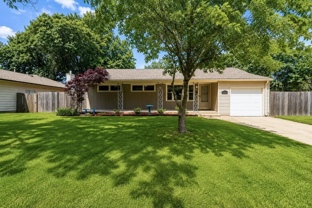 1121 N Ridgewood Wichita KS 67208