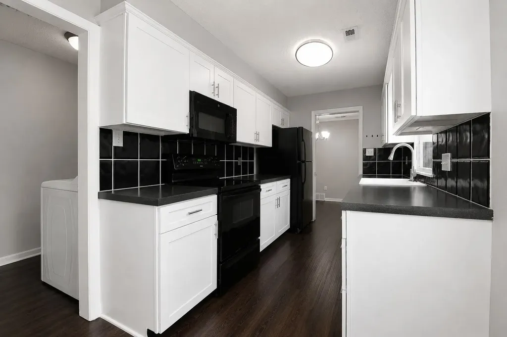 1121 N Ridgewood Wichita KS 67208