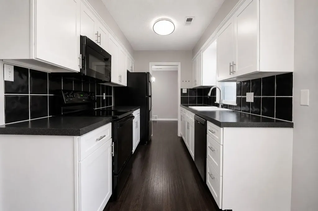 1121 N Ridgewood Wichita KS 67208