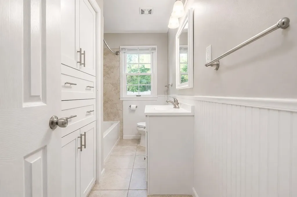 1121 N Ridgewood Wichita KS 67208
