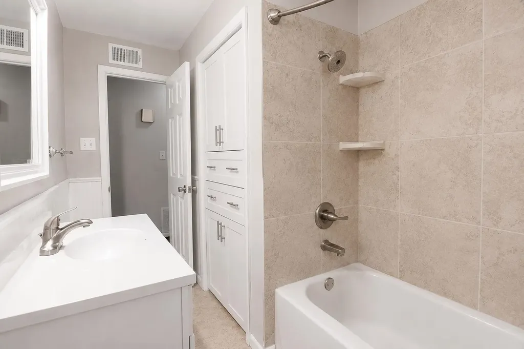 1121 N Ridgewood Wichita KS 67208