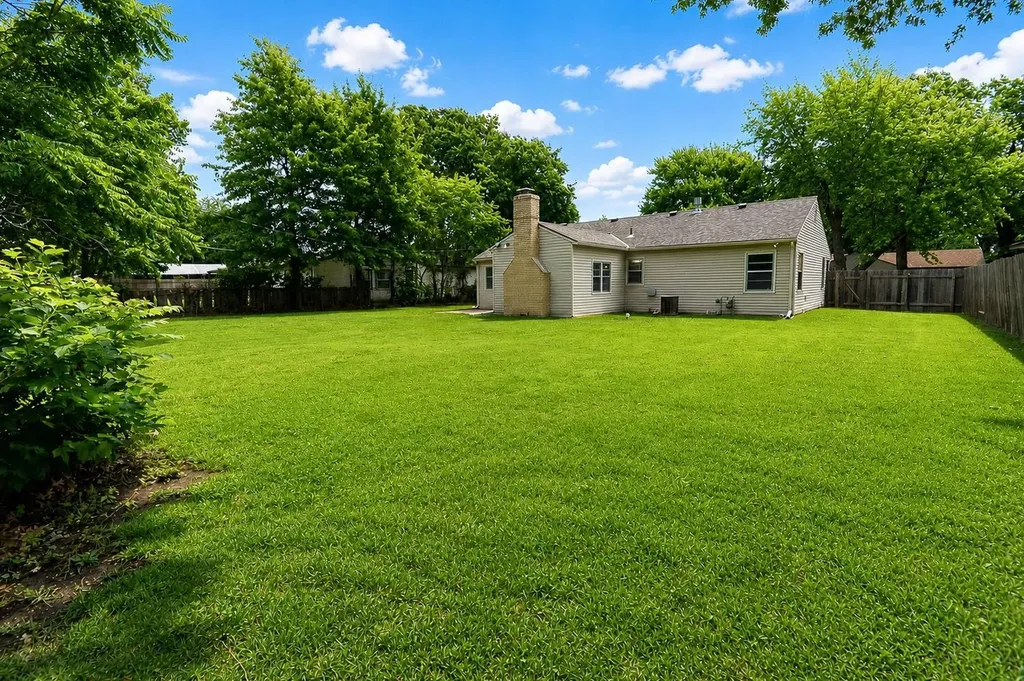 1121 N Ridgewood Wichita KS 67208