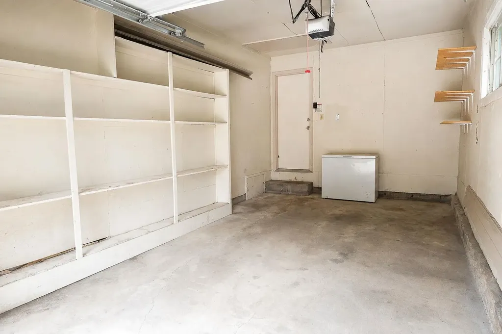 1121 N Ridgewood Wichita KS 67208